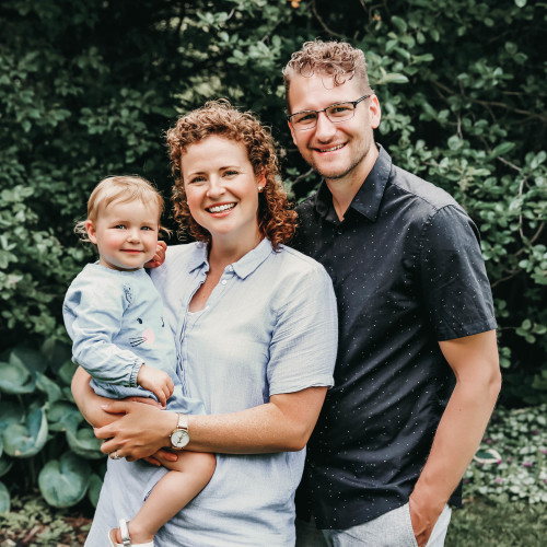 a photo of person or place for the testimony