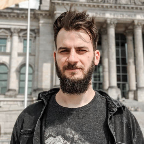 a photo of person or place for the testimony