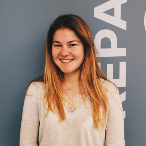 a photo of person or place for the testimony