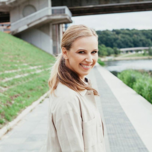 a photo of person or place for the testimony