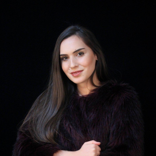 a photo of person or place for the testimony