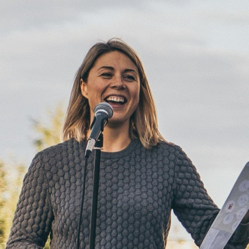 a photo of person or place for the testimony