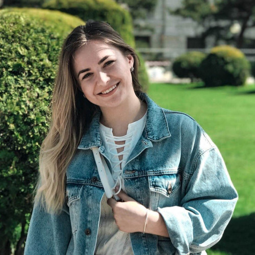 a photo of person or place for the testimony